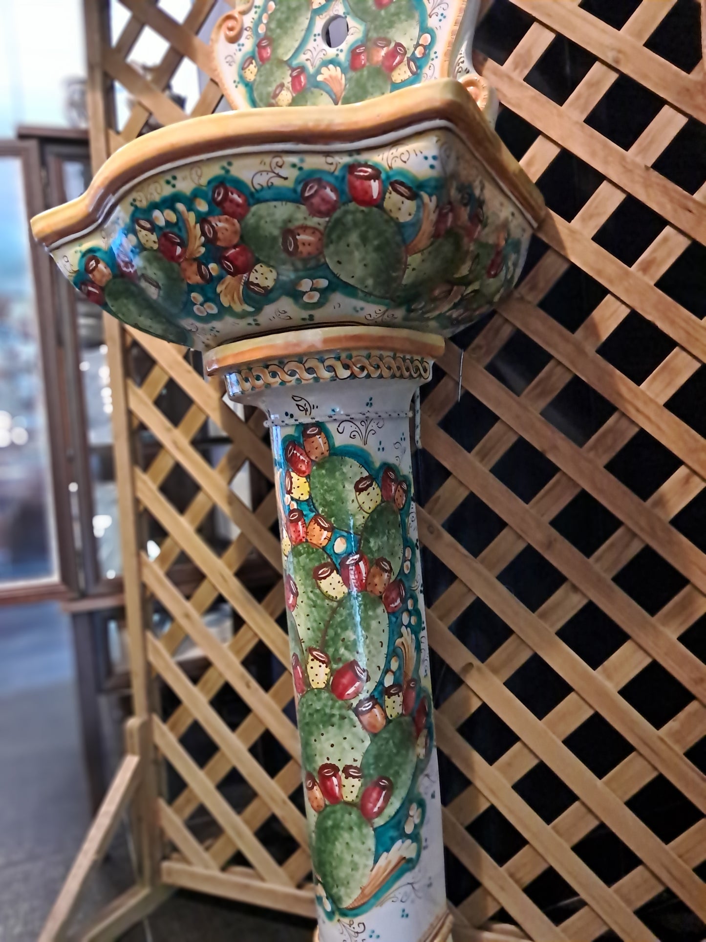 Fontanella lavabo in ceramica di Caltagirone