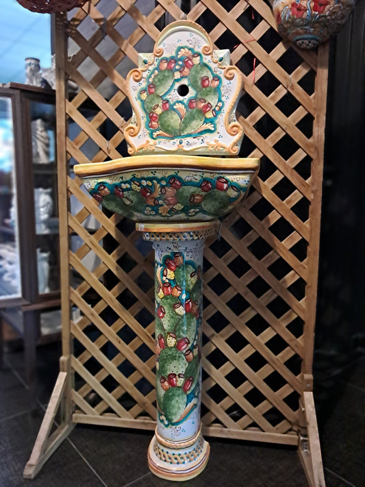 Fontanella lavabo in ceramica di Caltagirone